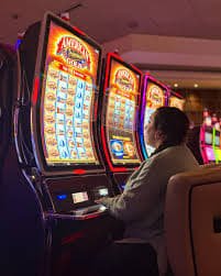 Pengumuman a100 dalam tampilan neon